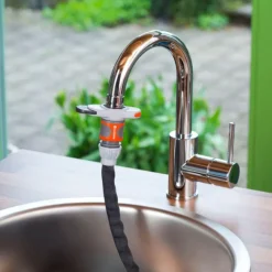 Adaptateur tuyau pour robinet intérieur