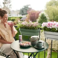 Balconnière plastique vert pistache Elho Vibia Campana easy hanger large - 24,1 cm