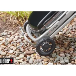 Barbecue à gaz noir Weber Traveler Stealth