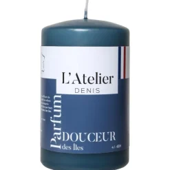 Bougie cylindrique taille S bleu parfum douceur des î L’Atelier de Denis - Ø 6,8 x H 11 cm