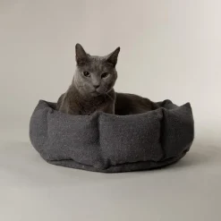 Corbeille pour chat en tissu gris anthracite Scruffs Eco Eden - 45 cm