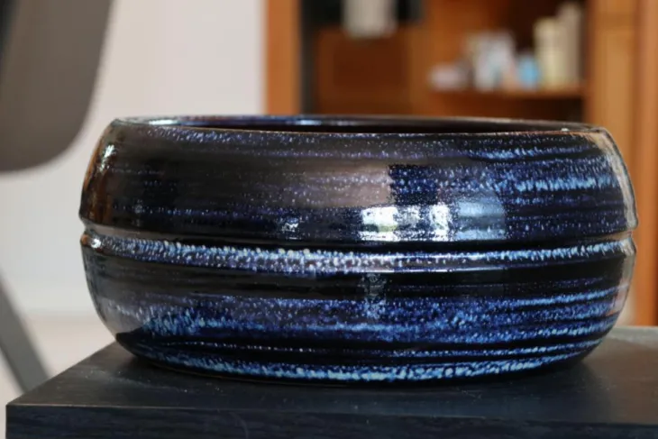 Coupe en terre cuite émaillée bleu Nuit étoilée Les Poteries d’Albi Melilo - Ø 24 x H 11 cm