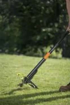 Désherbeur Xact 4 dents Fiskars