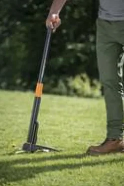 Désherbeur Xact 4 dents Fiskars