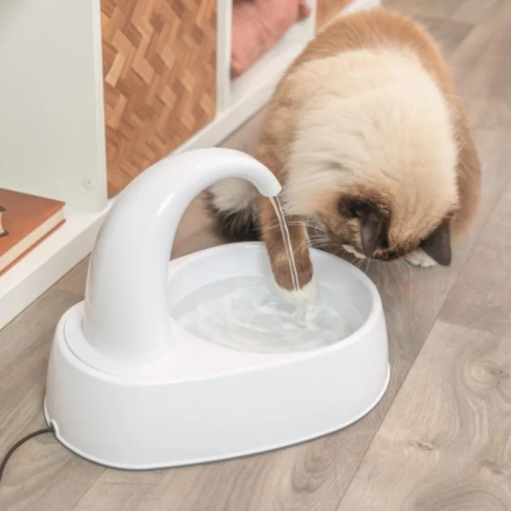 Fontaine à eau blanche pour chat Trixie Curved Stream - 2,5 L