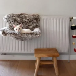 Hamac de radiateur pour chat coloris gris Bobby Poilu - 47 x 30 x 25 cm