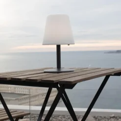 Lampe de table LED Batimex de H 26 cm avec chargement micro USB