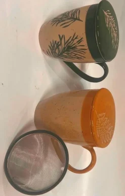 Mug en grès Hector avec couvercle et filtre
