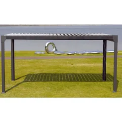 Pergola bioclimatique adossée motorisée noir sable avec lames blanches Green Outside Actual - 5 x 3 m