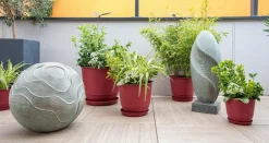 Pot en plastique rouge cerise Poetic Joy 60 - Ø 58,8 x H 48,8 cm