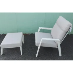 Pouf ottoman Kledi en aluminium, teinte pelican - BIZZOTTO Kledi