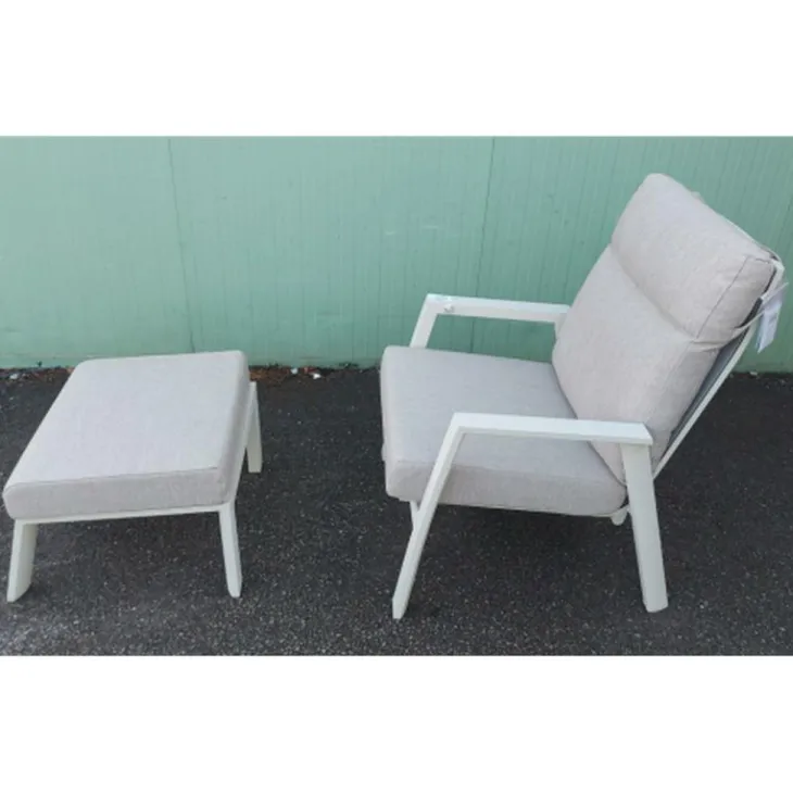 Pouf ottoman Kledi en aluminium, teinte pelican - BIZZOTTO Kledi