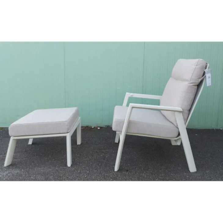 Pouf ottoman Kledi en aluminium, teinte pelican - BIZZOTTO Kledi