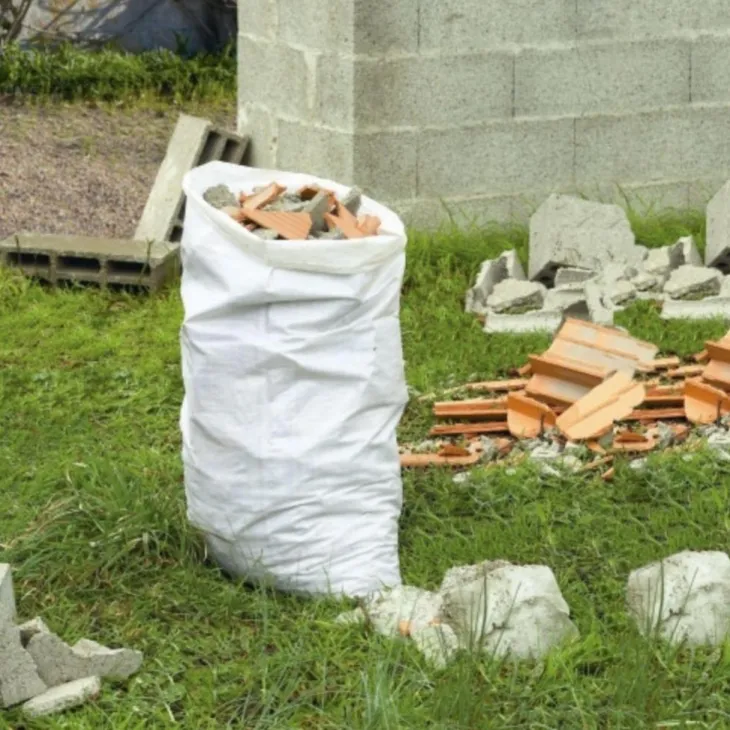 Sacs à gros déchets / gravats en polyéthylène tissé x 10 - 140L