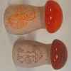 Salière et poivrière forme champignon en grès beige à motif orange ou rouge Hector - H 7,5 cm