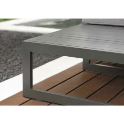 Table basse repose pieds coloris gris en aluminium Stern - 72 x 72 x 33 cm