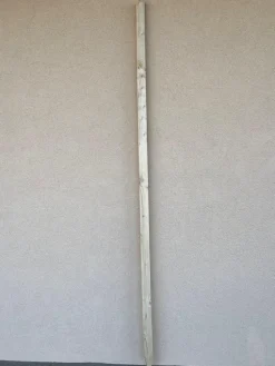 Tuteur en bois naturel brut de pin écorcé Robin Hood - Ø 4 x H 150 cm